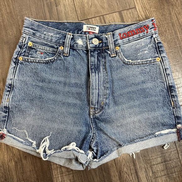 Tommy Jeans | High-Waisted Shorts - Picture 1 of 6
